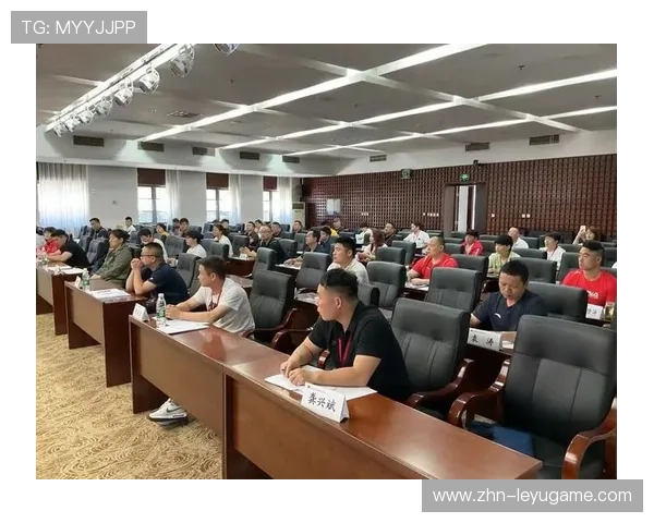 举重教练员参加国内外学术会议交流成果，举重主教练
