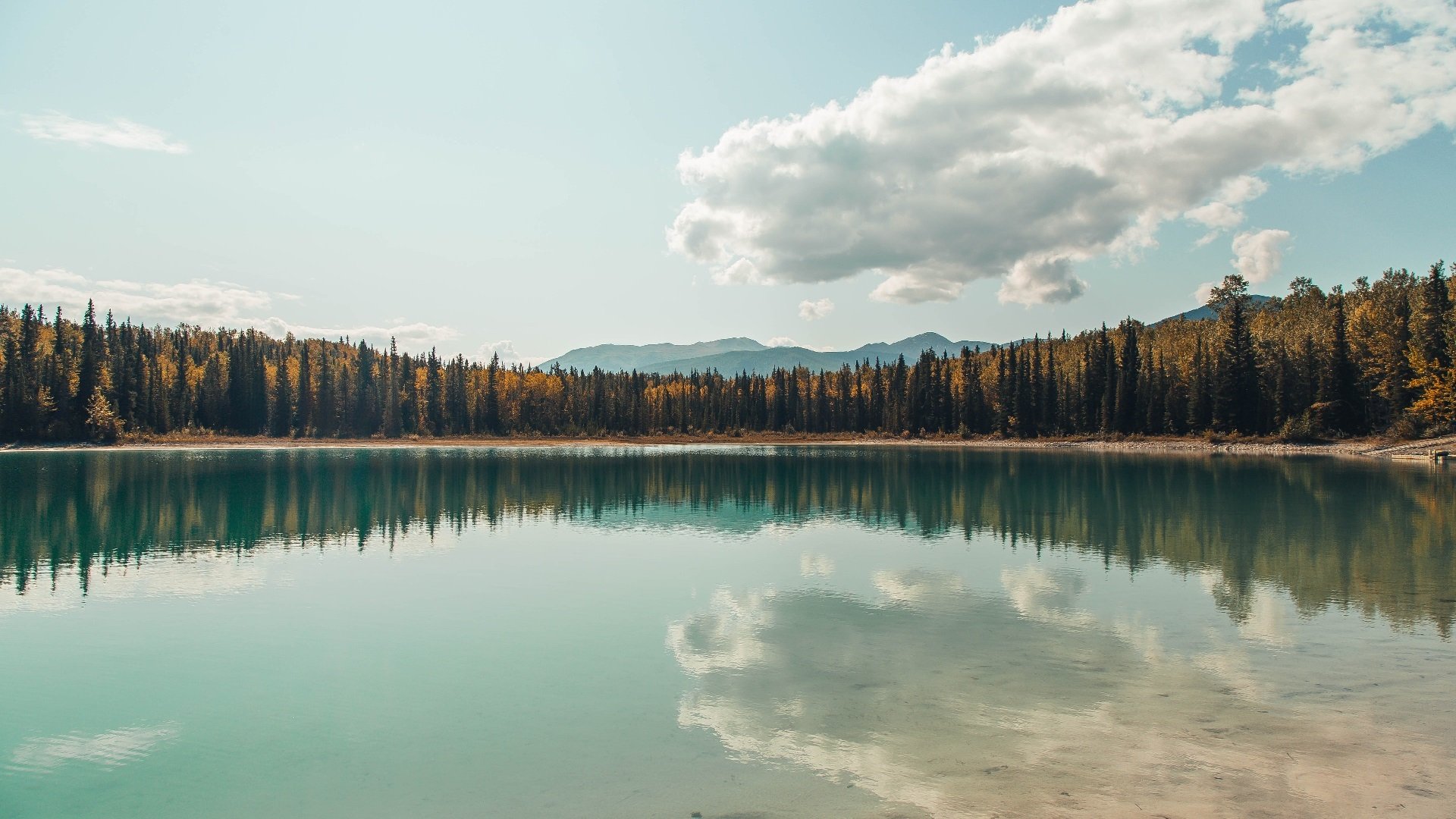 乐鱼体育-快攻反击节奏快，防守布局冷静，快攻防守人犯规